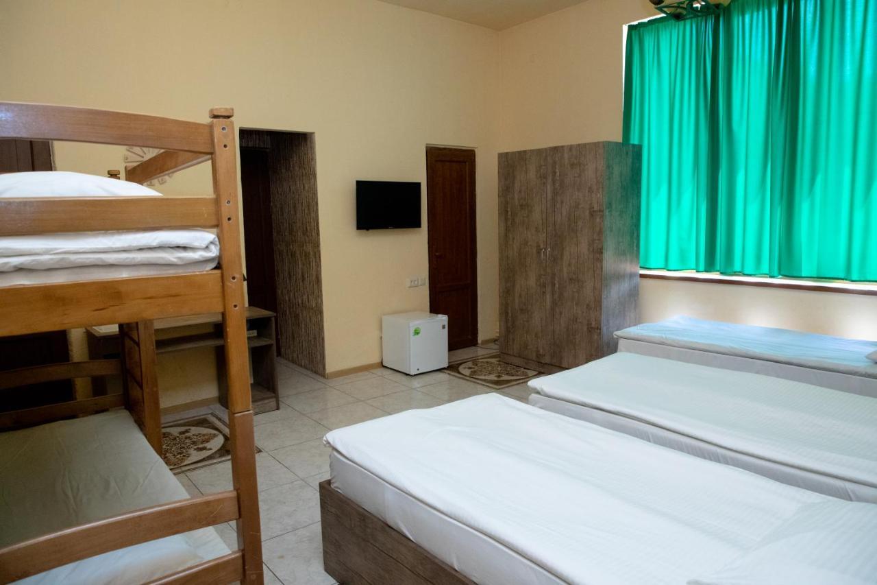 Primavera Hotel Yerevan Ngoại thất bức ảnh