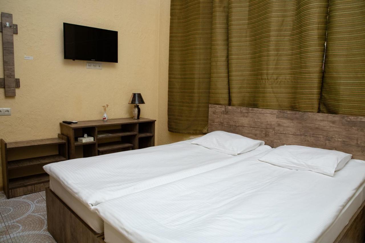 Primavera Hotel Yerevan Ngoại thất bức ảnh