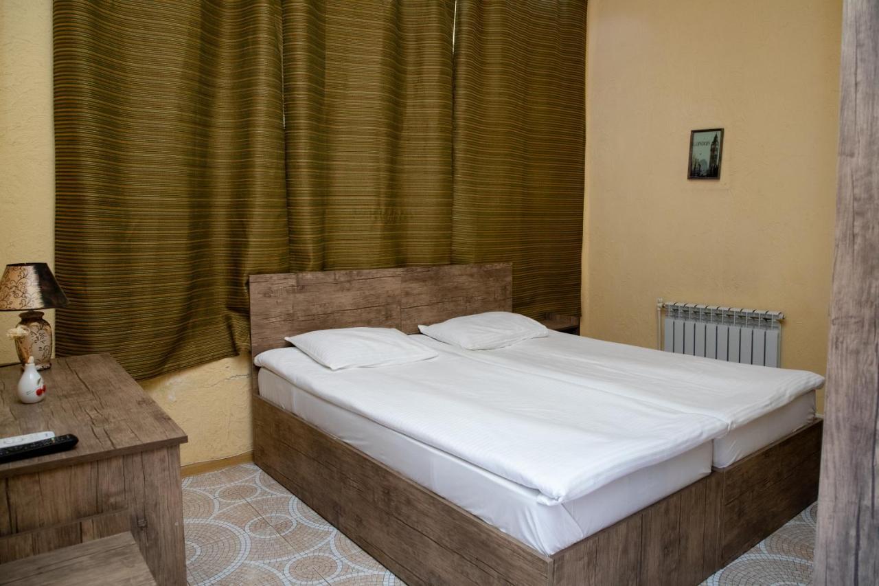 Primavera Hotel Yerevan Ngoại thất bức ảnh