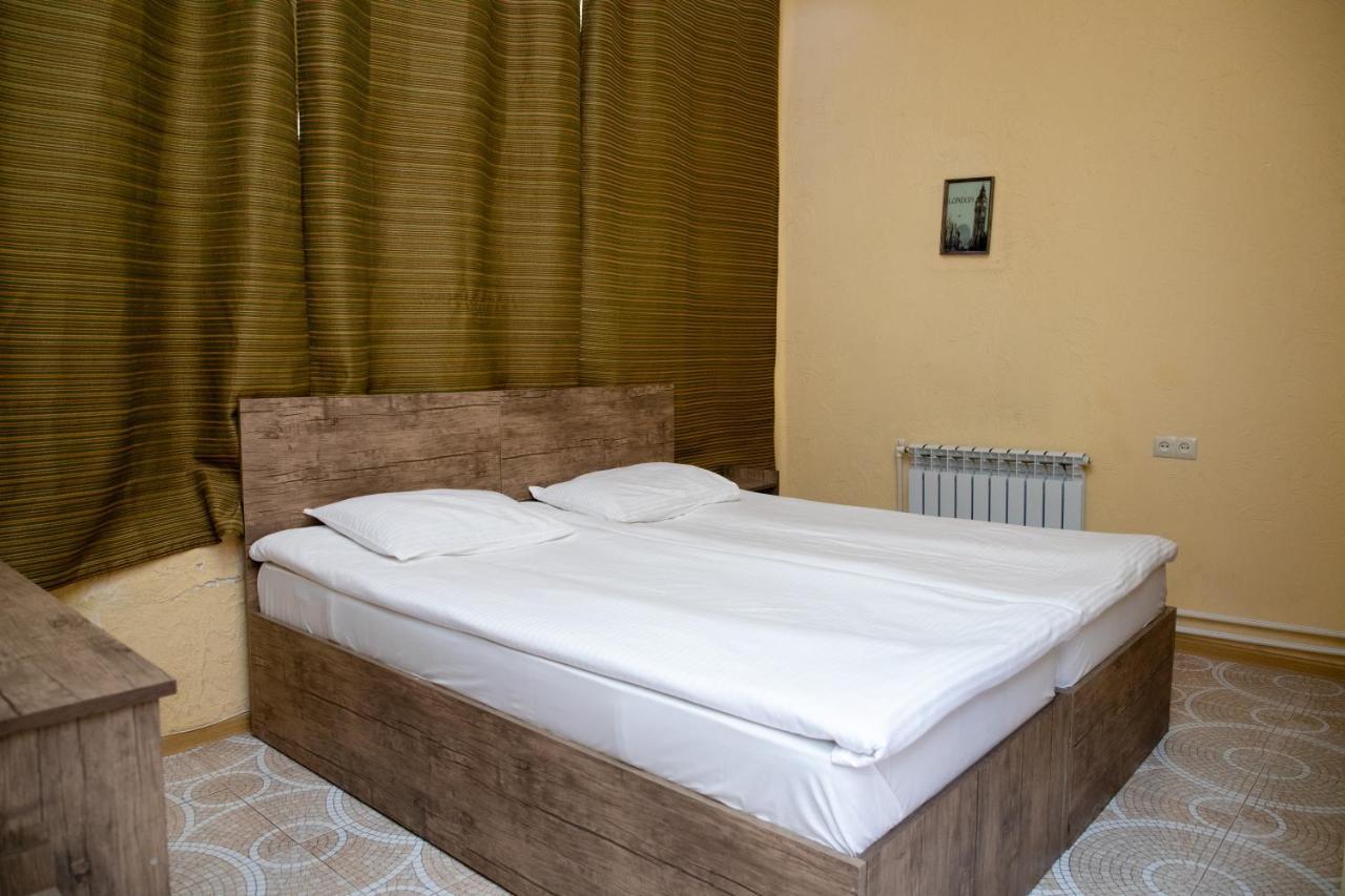 Primavera Hotel Yerevan Ngoại thất bức ảnh