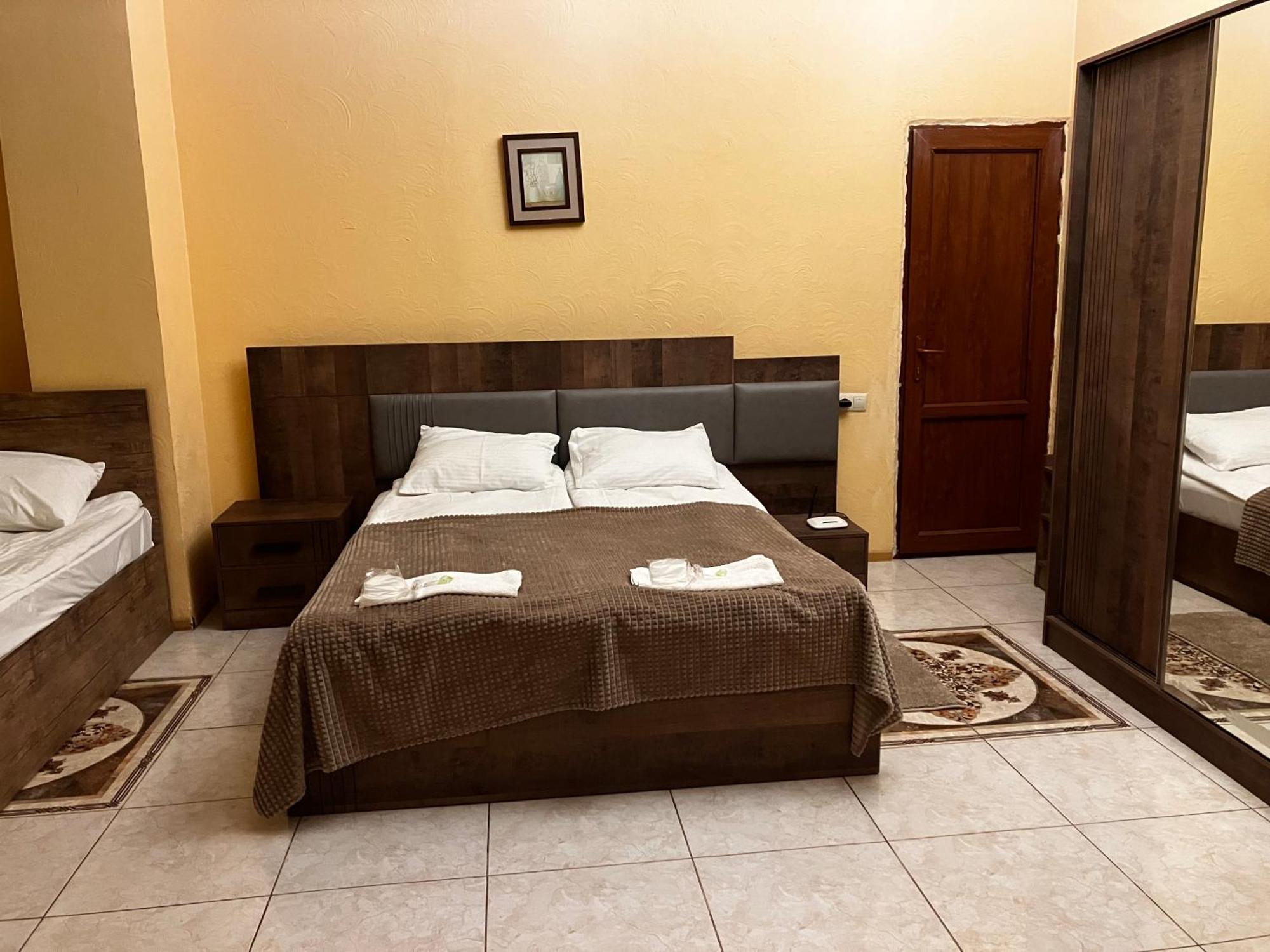 Primavera Hotel Yerevan Ngoại thất bức ảnh
